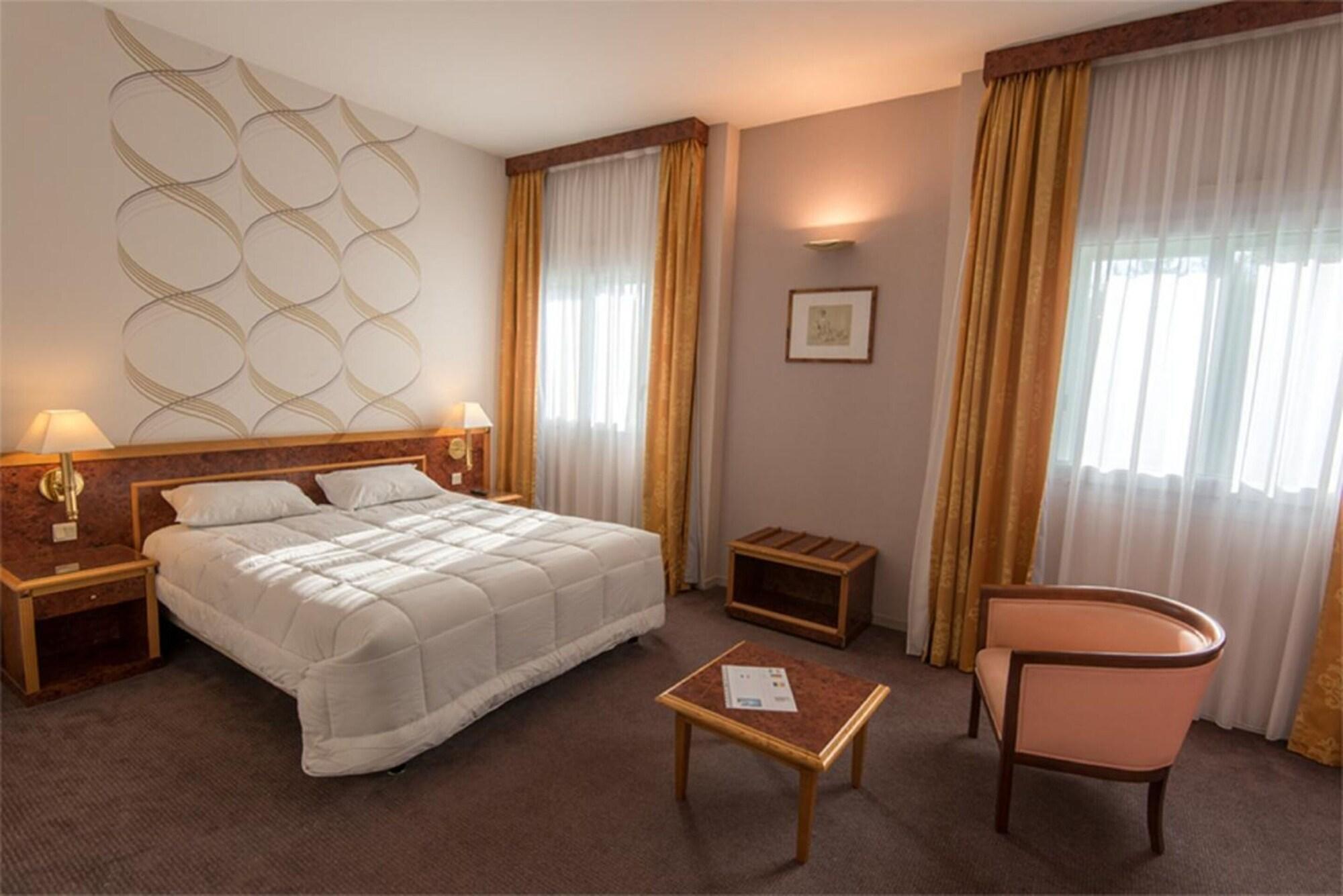 فندق Le Manoir Orchies المظهر الخارجي الصورة